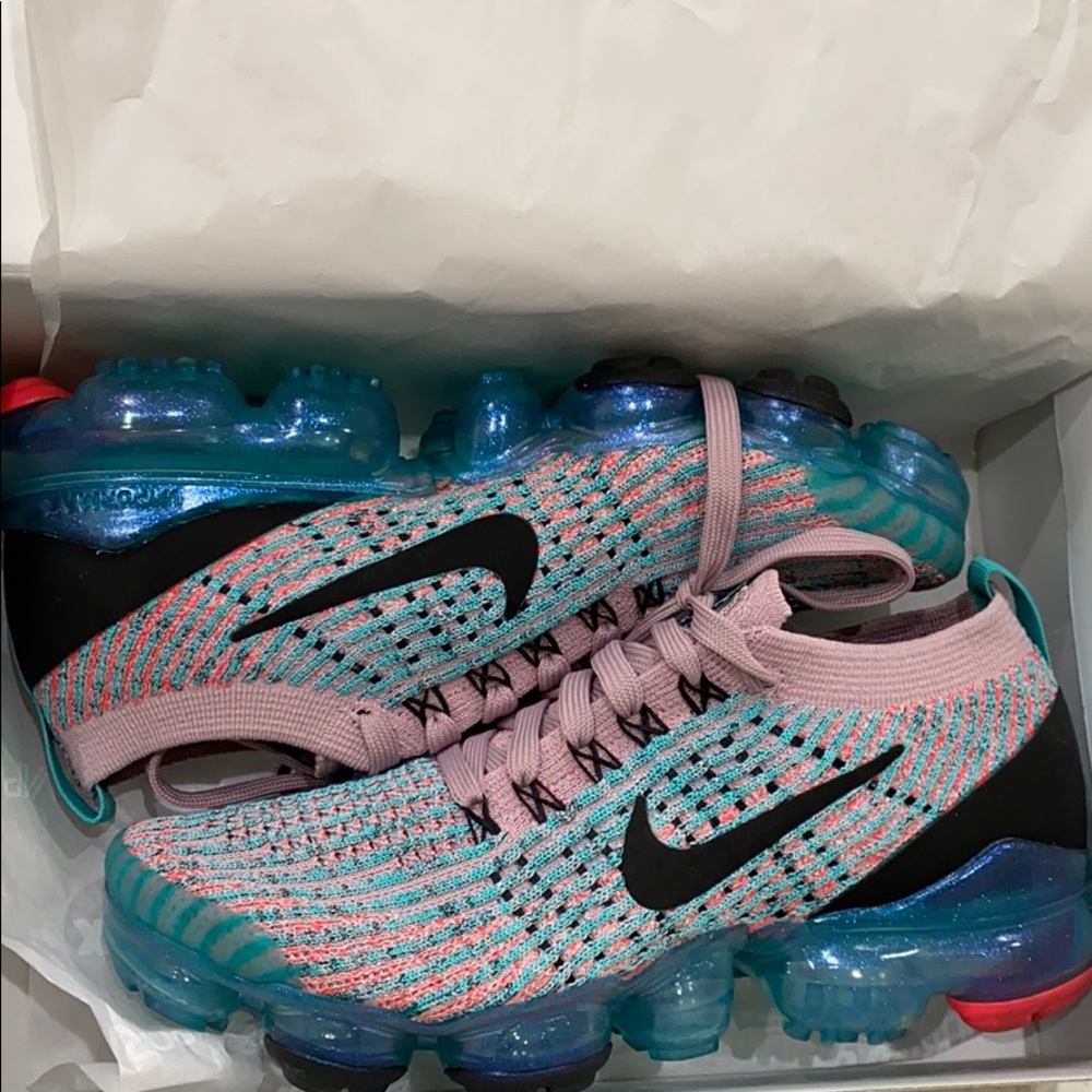 Vapormax flyknit 3 size 6.5 Like new